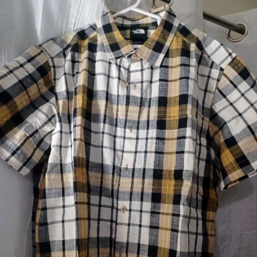 Mens The North Face shirt